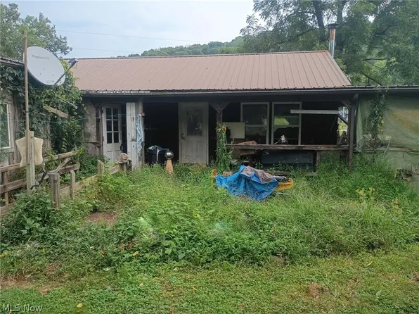 816 Luke Chute Rd, Waterford, OH 45786