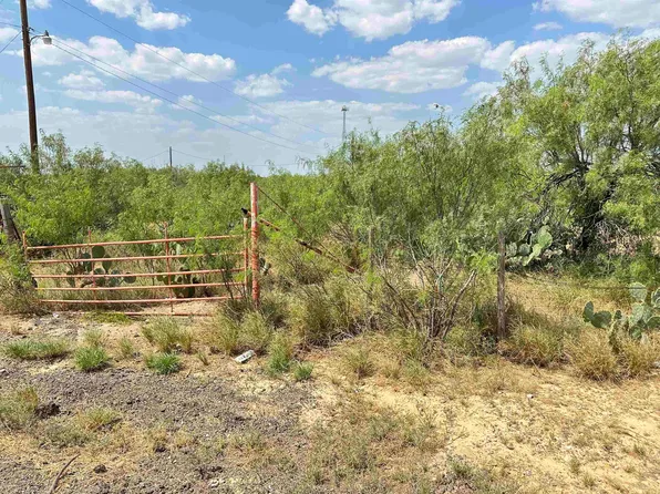 458 Ranch Road 6073a, Laredo, TX 78046