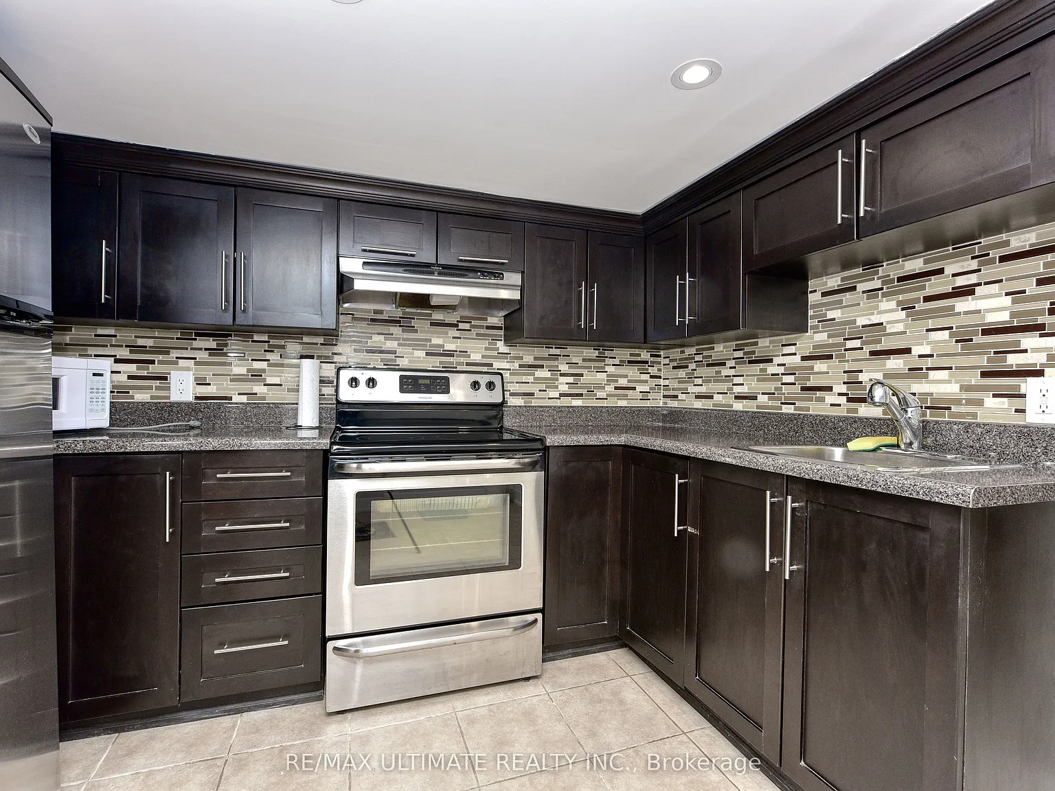 2 bed, $1,590 — Photo 2