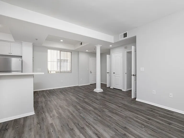7044 Lanewood Ave — Photo 73