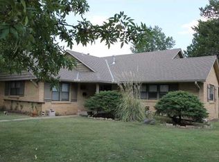 1402 Cherry St, Winfield, KS 67156