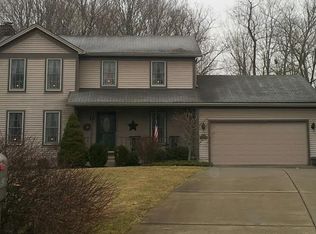 3160 Meanderwood Ct, Canfield, OH 44406