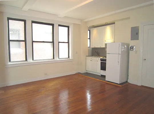 Rented by City Connections Realty | media 16