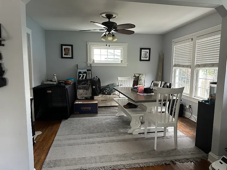 1121 Burr Ave — Photo 5