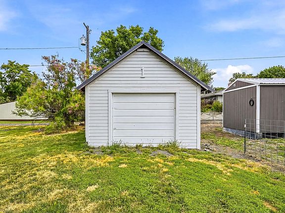 3rd image of 212 C St