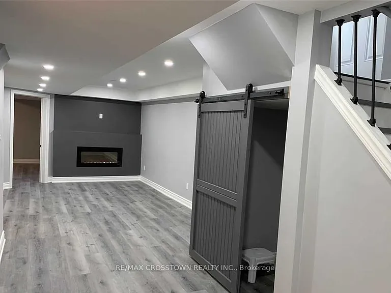 155 Chelsea Cres #2 — Photo 4