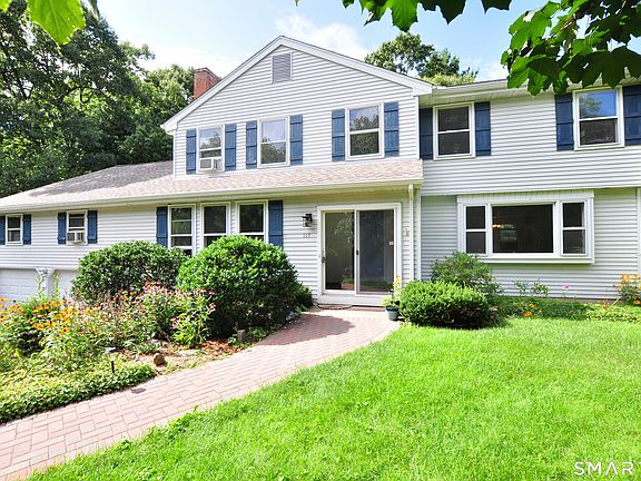 2nd image of 117 Hollow Brook Road