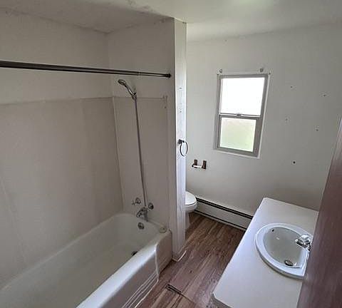 4th image of 941 Lewis Ave APT 1