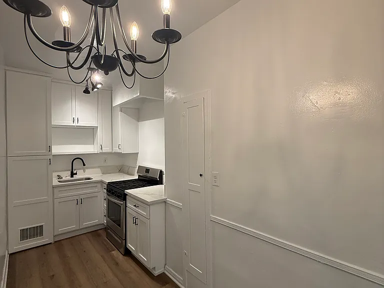 1552 N Commonwealth Ave #4 — Photo 10