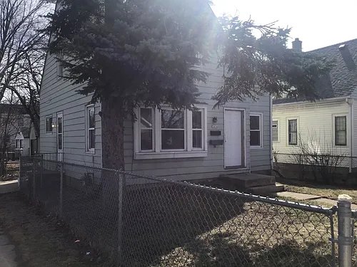 5696 N 42nd St Photo 1