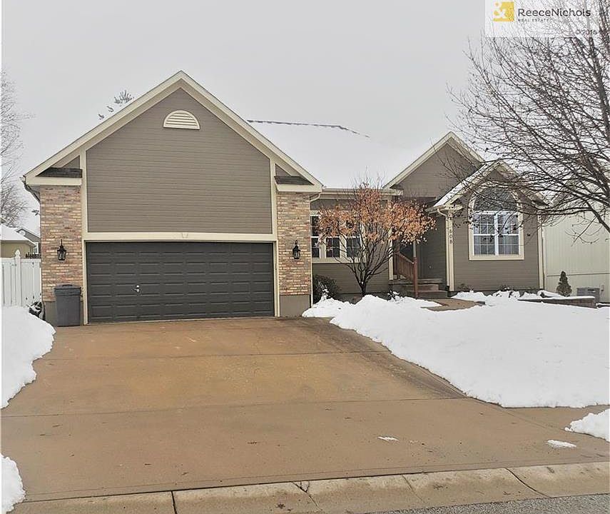 1st image of 608 NE Cumberland Dr