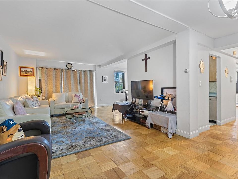 1st image of 25 Stewart Place #216