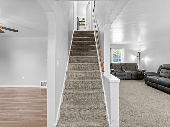 2nd image of 40 Tanager Dr