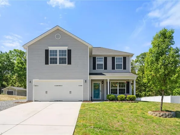 2629 Buckhorn Dr, Randleman, NC 27317