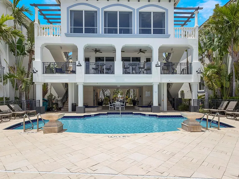 3028 Waterside Cir — Photo 35