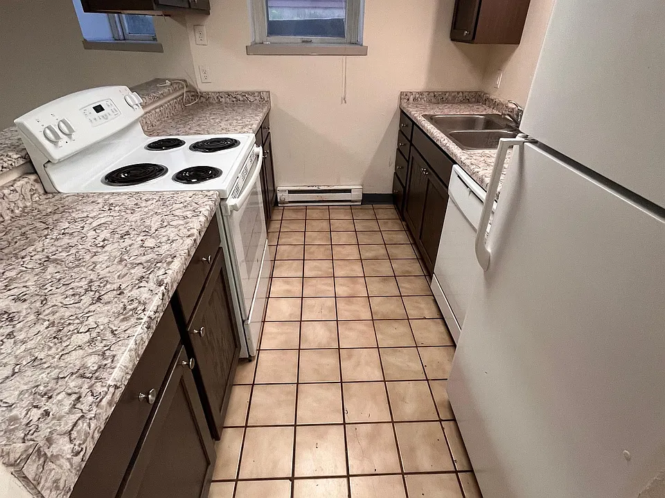 111 E Gorham St #4