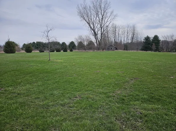 62 Saint, South Haven, MI 49090