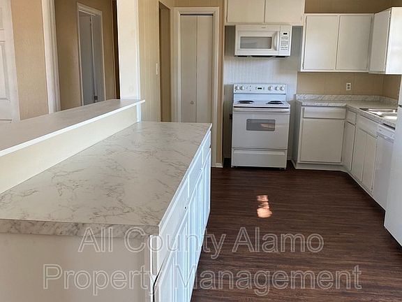 5th image of 442 Zabra St