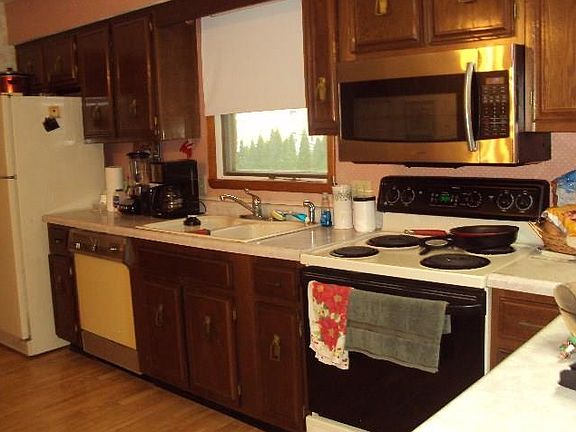 3rd image of 1086 Howard Dr