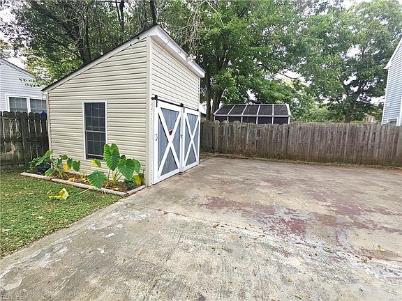 4th image of 1623 Croyden Rd
