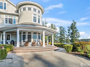 7104 E Grapeview Loop Road, Allyn, WA 98524