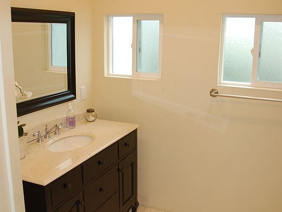 5th image of 1724 Villa Ave