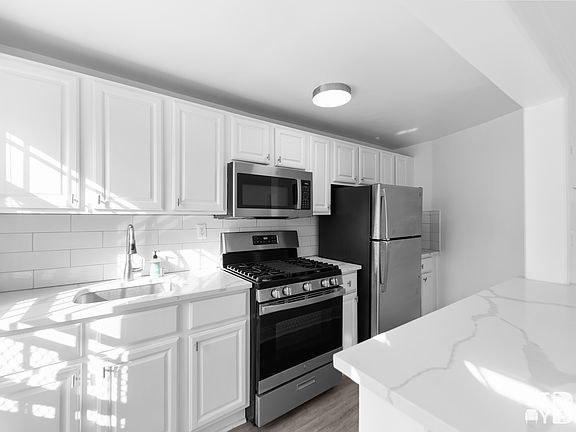 2nd image of 314 Stuyvesant Ave APT 2