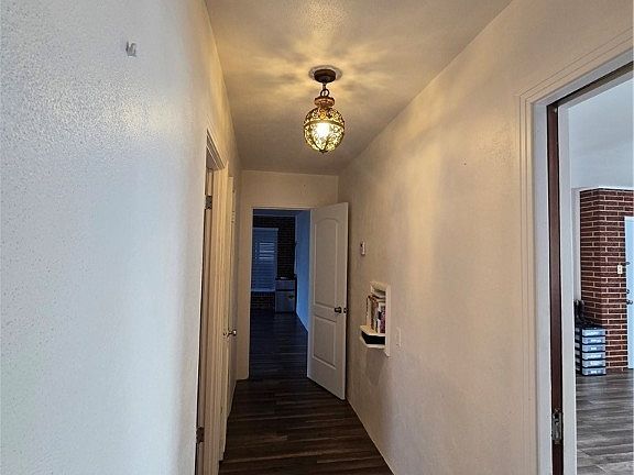 5th image of 303 Brewster Ave