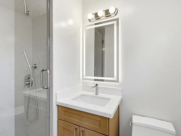 927 Lorne Way — Photo 20