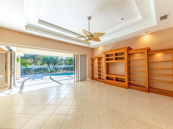 5th image of 4595 Tuscana Dr