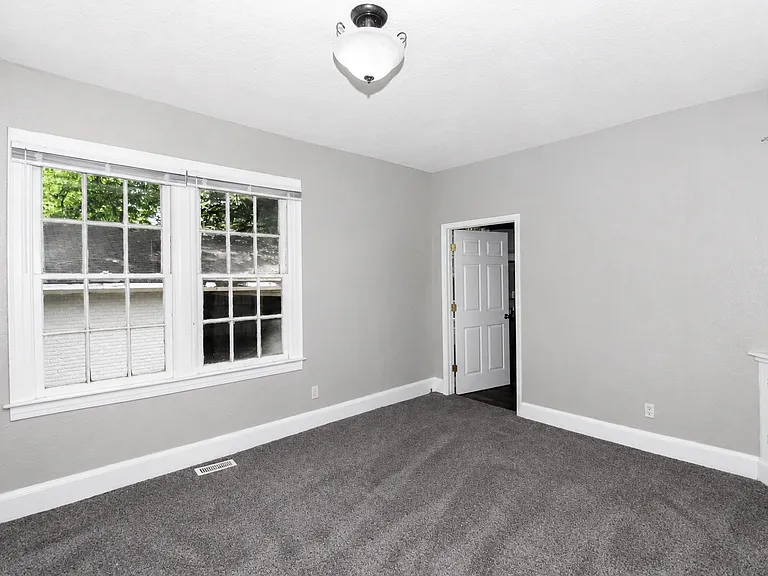 803 N 25th St — Photo 15