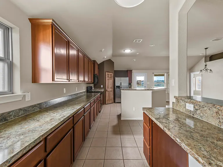 5533 Grenada Dr — Photo 9
