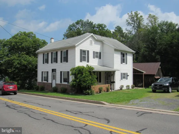 389 S Main St, Pleasant Gap, PA 16823