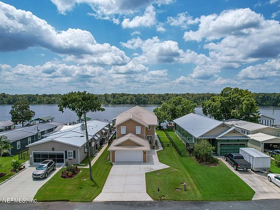2nd image of 208 SPORTSMAN Drive