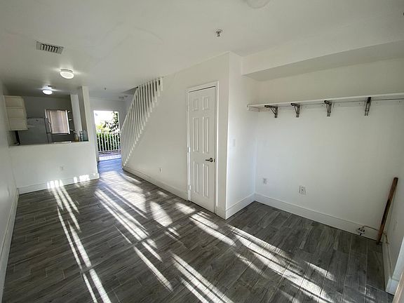 4th image of 835 SW 2nd St APT 206