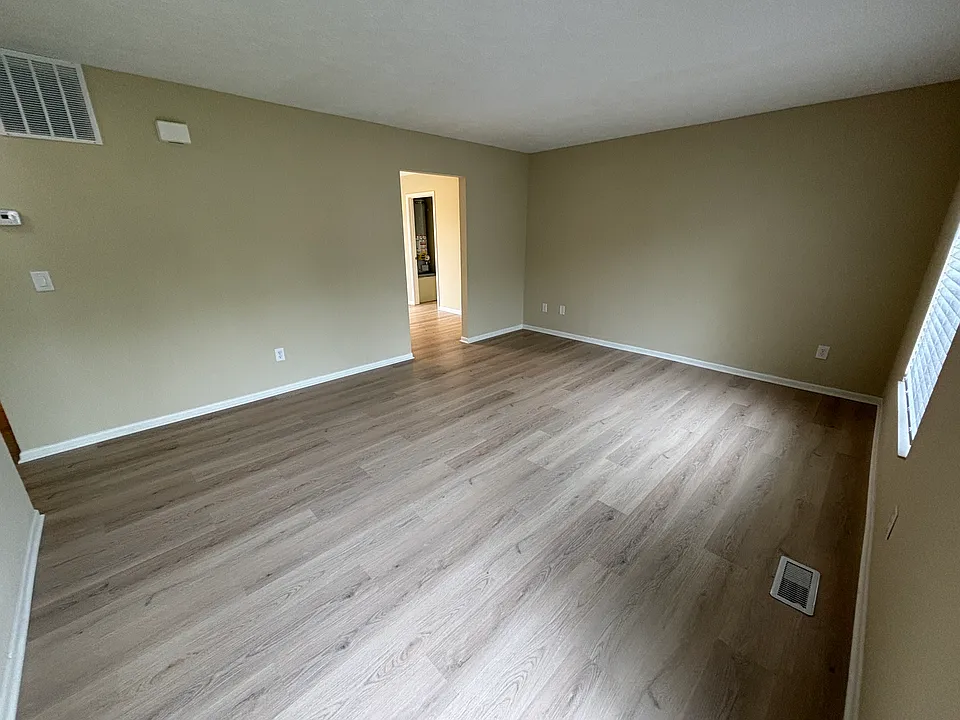 1891 Stoneview Ct
