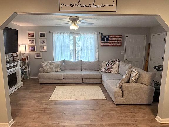 5th image of 436 Halls Gap Estates Rd