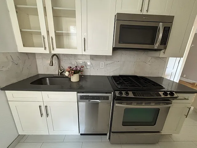 792 Columbus Avenue — Photo 4