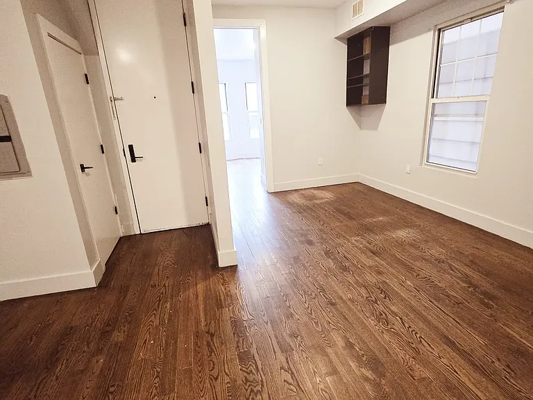 181 Clerk St #1A — Photo 7