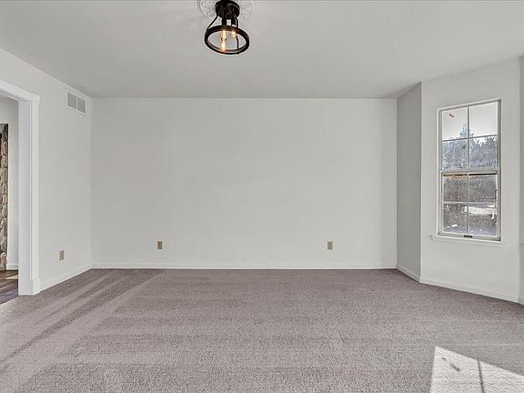 5th image of 3114 E Sycamore Avenue