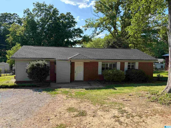 30 Princeton Dr, Childersburg, AL 35044