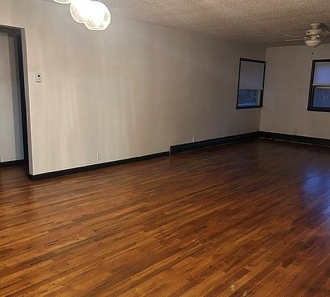 5th image of 750 W 11th St #1