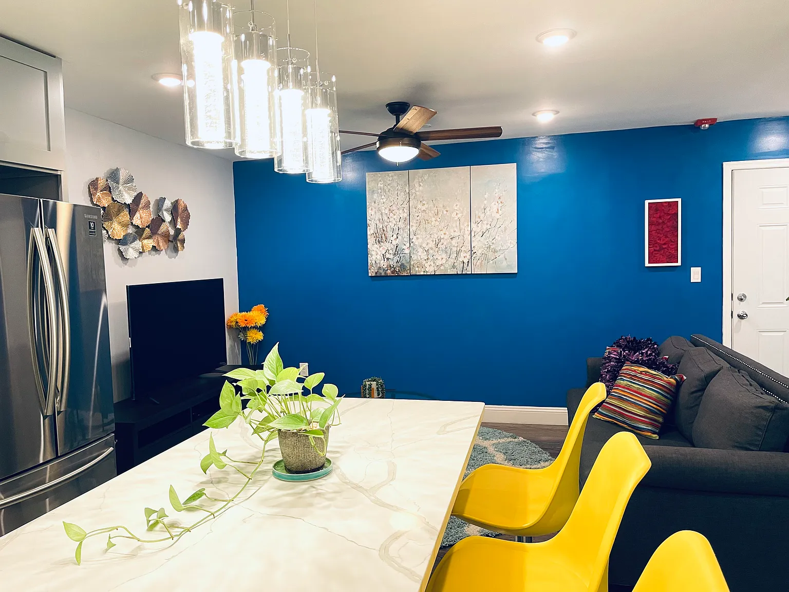 2 bed, 1000 sqft, $2,145 — Photo 2