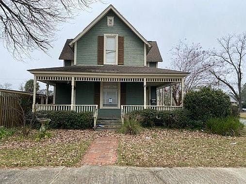 1st image of 401 S Main St