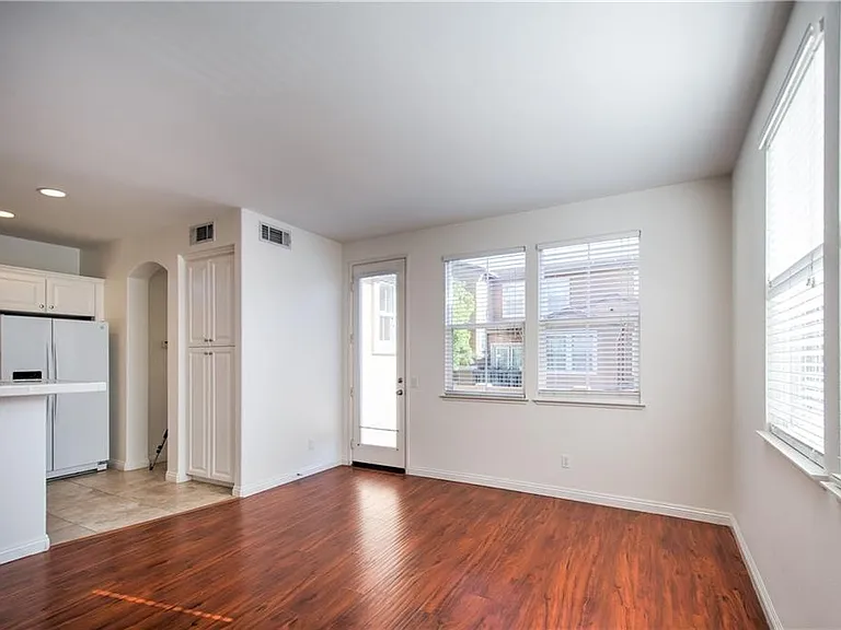 8 Silvermaple — Photo 8