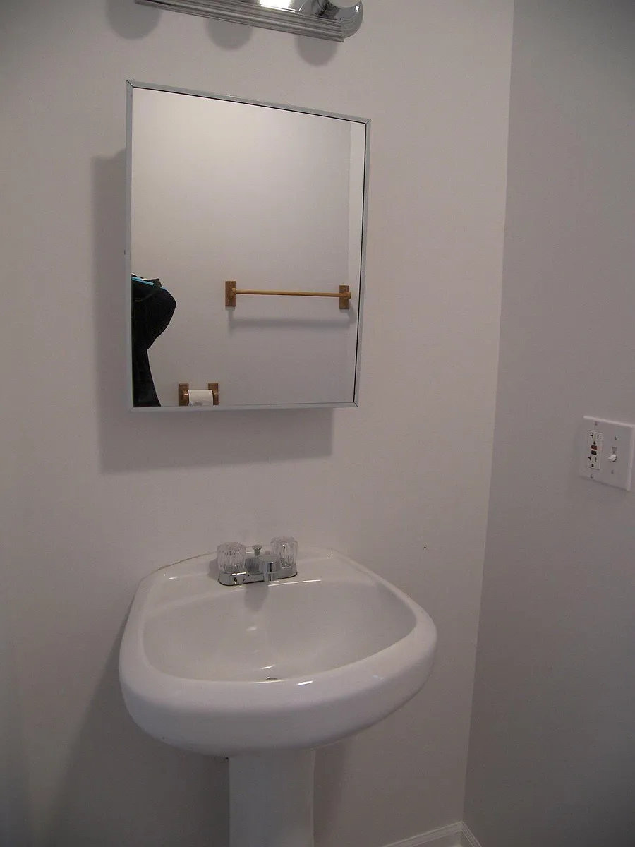 BATH - 3420 S Wallace St #2