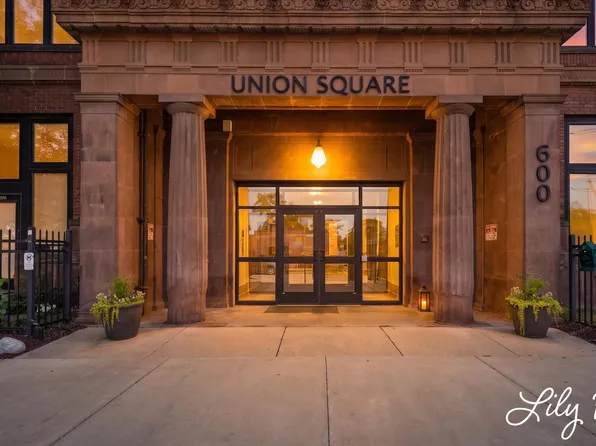 600 Broadway Ave NW APT 208, Grand Rapids, MI 49504