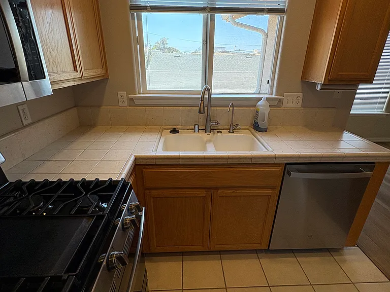 249 N 7th St — Photo 32