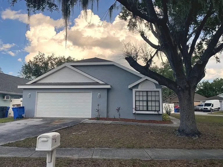 10114 Allenwood Dr — Photo 2