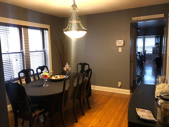2nd image of 1834 Clarence Ave #1